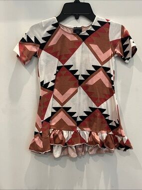 Agnes & Dora Geometric Ruffle Hem Tee in Pink, Brown & Black
